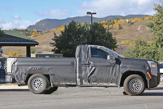 2019 Chevrolet Silverado 1500 Diesel spy shot